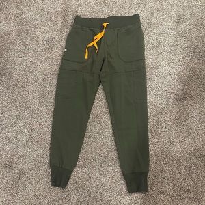 Figs scrub pants size small